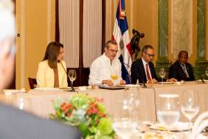 Presidente Luis Abinader encabeza acto de celebraci&oacute;n del D&iacute;a Nacional del Poeta