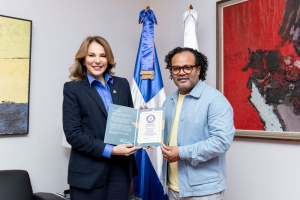 Cultura recibe certificado de participaci&oacute;n por el apoyo a &ldquo;Un R&eacute;cord pa&rsquo; la Bachata&rdquo;
