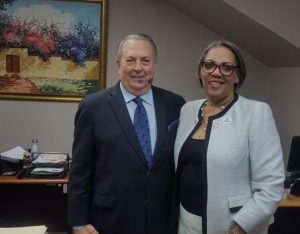 Ministerio de Administraci&oacute;n P&uacute;blica reconoce a cinco servidores del Ministerio de Cultura