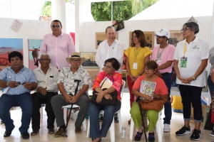 El ministro de Cultura recorre el recinto de la Feria del Libro y la Cultura en Monte Plata