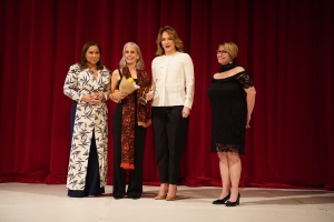 Reconocen la labor cultural de cuatro mujeres dominicanas en espect&aacute;culo &ldquo;Ellas&rdquo;