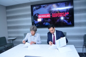 Roberto &Aacute;ngel en Boston: &ldquo;Acuerdos de colaboraci&oacute;n con Berklee College of Music fortalecen la formaci&oacute;n musical en Rep&uacute;blica Dominicana&rdquo;