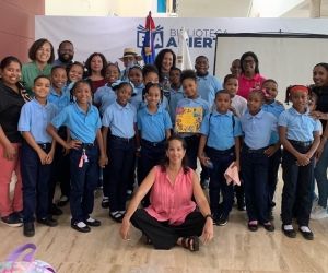 Coloquio sobre bibliotecas escolares y literatura infantil refuerza identidad cultural en la Feria del Libro