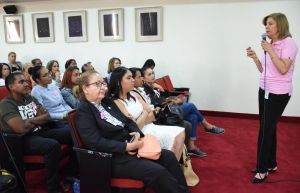 Ministerio de Cultura imparte charla sobre prevenci&oacute;n de c&aacute;ncer de mama