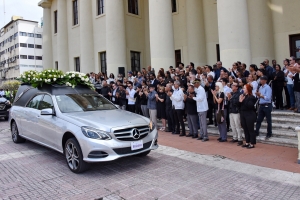 Con un emotivo acto dan el &uacute;ltimo adi&oacute;s al actor V&iacute;ctor Pinales en el Palacio de Bellas Artes