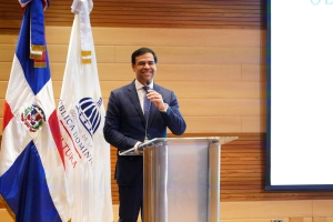 Roberto &Aacute;ngel expone en Santiago el alcance de &ldquo;El Poder de las Buenas Palabras&rdquo;