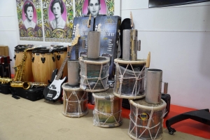 Ministro de Cultura encabeza entrega de instrumentos a Escuela de M&uacute;sica T&iacute;pica en Barahona