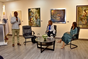 Felipe Buitrago, exministro de Cultura colombiano, ofreci&oacute; en el pa&iacute;s un conversatorio sobre la econom&iacute;a naranja