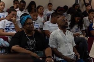 Decenas de estudiantes participan en taller Dramaturgia Express en Festival del Libro y la Cultura