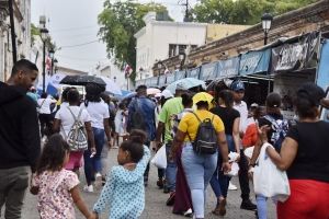 &Uacute;ltimo s&aacute;bado de la Feria del Libro cautiva a grandes y peque&ntilde;os