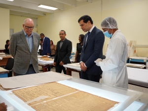 Ministro de Cultura visita Archivo General de la Naci&oacute;n y recorre su valioso acervo documental