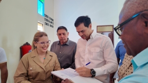Roberto &Aacute;ngel Salcedo impulsa su pol&iacute;tica de descentralizaci&oacute;n en Hato Mayor