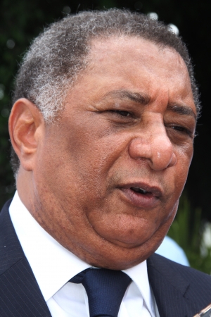 Jos&eacute; Miguel G&oacute;mez pide a ignorar a quienes exhortan a no escribir libros porque no ser&aacute;n le&iacute;dos