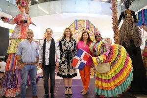 Ministerio de Cultura present&oacute; exposici&oacute;n &lsquo;Personajes del Carnaval Dominicano&rsquo; en &Aacute;gora Mall