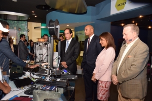 Montalvo, Selman, Zoraima y Guillen recorren Centro Indotel Espacio Rep&uacute;blica Digital en  22&ordf; Feria Internacional del Libro Santo Domingo 2019