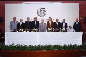 Fundaci&oacute;n Corripio y Cultura otorgan a Freddy A. Bret&oacute;n Mart&iacute;nez el Premio Nacional de Literatura