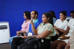 Escritoras Carmen Posadas, Lucrecia Zappi y Nora Rabinowicz, en estimulante y divertido encuentro