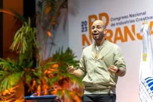 Charlas y paneles en torno a creatividad y tecnolog&iacute;a predominan en segunda jornada de Congreso RD Naranja