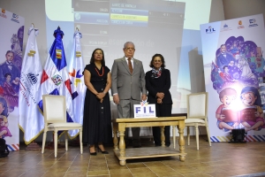 La catedr&aacute;tica Alejandra Liriano de la Cruz presenta su nuevo libro en la FILSD 2025