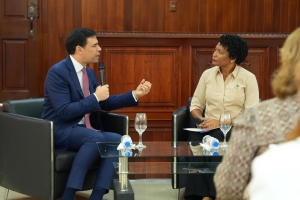 Roberto &Aacute;ngel Salcedo presenta iniciativa &lsquo;El Poder de las Buenas Palabras&rsquo; en San Crist&oacute;bal