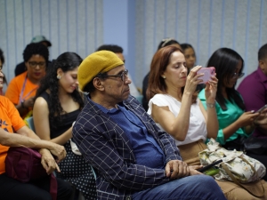 Mateo Morrison presenta su obra &lsquo;La poes&iacute;a: miradas dominicanas&rsquo; en la Feria del Libro