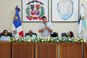Ministro de Cultura refuerza su agenda de descentralizaci&oacute;n con visita a Boca Chica