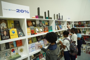 Descuentos y novedades marcan el pulso en la Feria Internacional del Libro