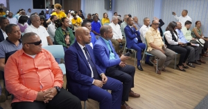 La Feria del Libro destaca el valor de los s&iacute;mbolos patrios en conferencia sobre identidad nacional