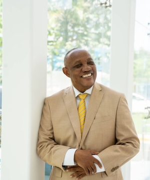 Feria del Libro 2024 rendir&aacute; homenaje al escritor Mateo Morrison