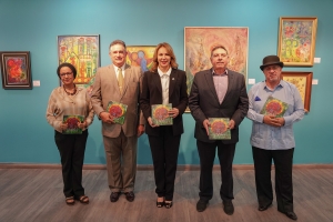 Cultura inaugura exposici&oacute;n de obras de Clara Ledesma en la Galer&iacute;a Ram&oacute;n Oviedo