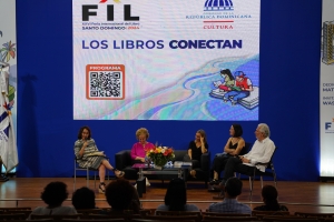 Protagonistas del proceso de paz en Colombia presentan sus reflexiones en panel &ldquo;Mujeres, libros y paz&rdquo;