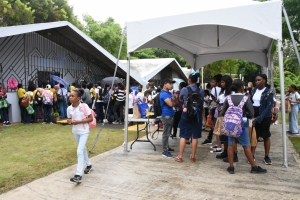 M&aacute;s de diez mil libros gratis para los lectores en la Feria del Libro 2024
