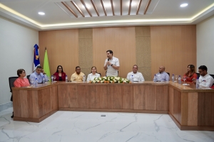 Ministro de Cultura fortalece v&iacute;nculos con el sector cultural de Constanza