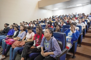 Feria del Libro ofrece este martes una atractiva oferta literaria y tecnol&oacute;gica