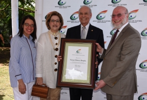 V&iacute;ctor G&oacute;mez Berg&eacute;s dice que la FILSD 2018 tiene una enorme importancia cultural para el pa&iacute;s