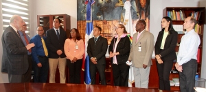 Ministro Pedro Verg&eacute;s recibe comit&eacute; de &Eacute;tica P&uacute;blica del Ministerio de Cultura