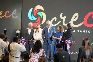 Ministro de cultura Roberto &Aacute;ngel Salcedo acompa&ntilde;a presidente Luis Abinader Corona en acto inaugural segunda edici&oacute;n evento CRECE 2025
