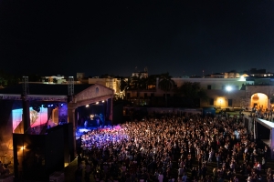 Buena m&uacute;sica y talento local destacan en el gran escenario de la Feria del Libro 2022