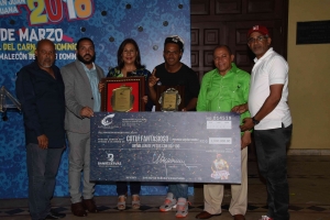 Ministerio de Cultura entrega m&aacute;s de RD$3.0 millones a las comparsas ganadoras de carnavales
