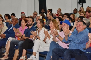 Dictan conferencia sobre el uso de los s&iacute;mbolos patrios en la Feria del Libro