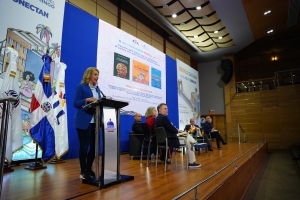 Celebran &ldquo;Fiesta del libro de la di&aacute;spora&rdquo; con la puesta en circulaci&oacute;n de tres libros